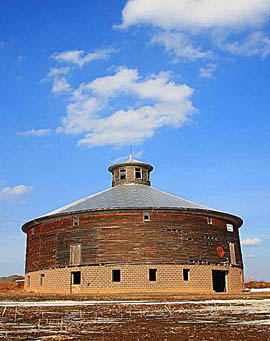 Round Wisconsin Barn