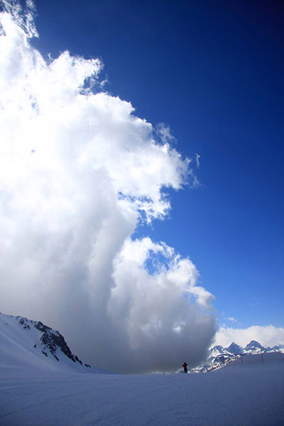 Mammoth cloud roller