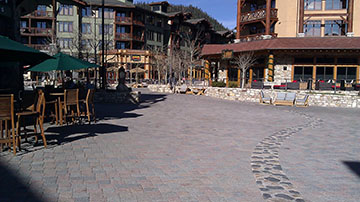 mammoth plaza