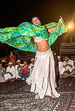 dubai-belly-dancer-at-desert-safari