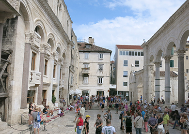 Croatia, palace stree