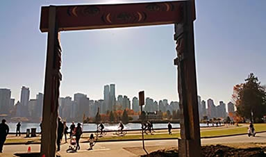 Stanley Park totems and Vancouver