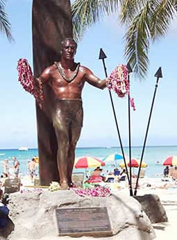 Duke Kamanahoku statue