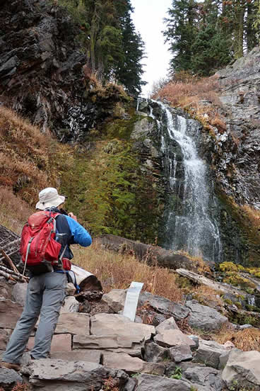 Crater Lake viewing Plaikni Falls