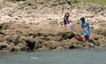 Chiapas Usumacinta wash laundry day