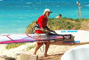 Wingfoiling Kahaha Beach, Maui