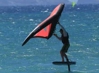 Wingfoiling Kahaha Beach, Maui