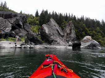 Klamath River passing fallen rocks